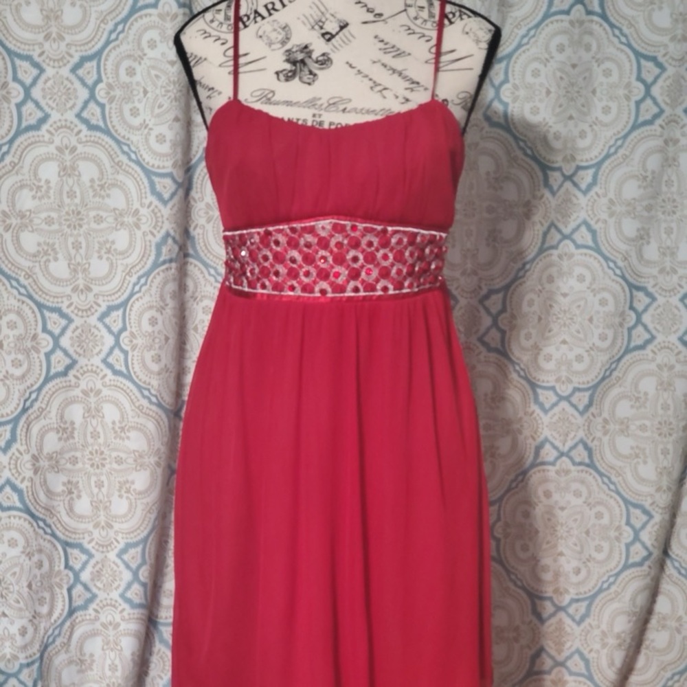 Women’s above knee cocktail dress sz L